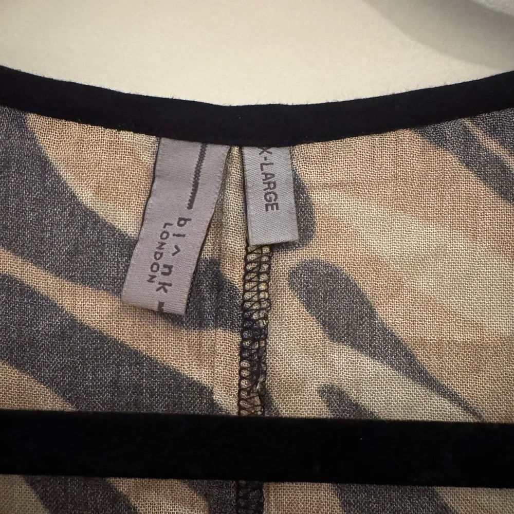 Women's Patrice Tiger Print Blouse - Picture 7 of 7